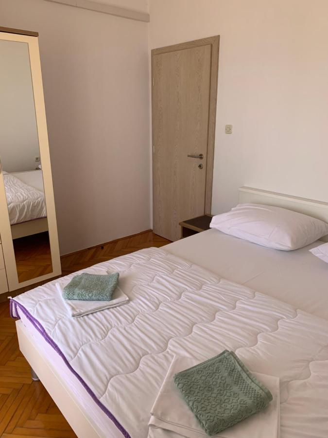 Apartmans And Rooms "Slavica" Novalja Exteriör bild