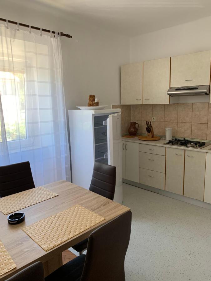 Apartmans And Rooms "Slavica" Novalja Exteriör bild