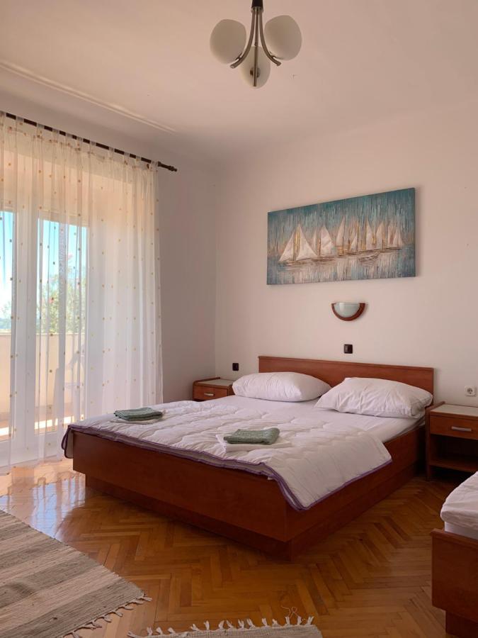 Apartmans And Rooms "Slavica" Novalja Exteriör bild