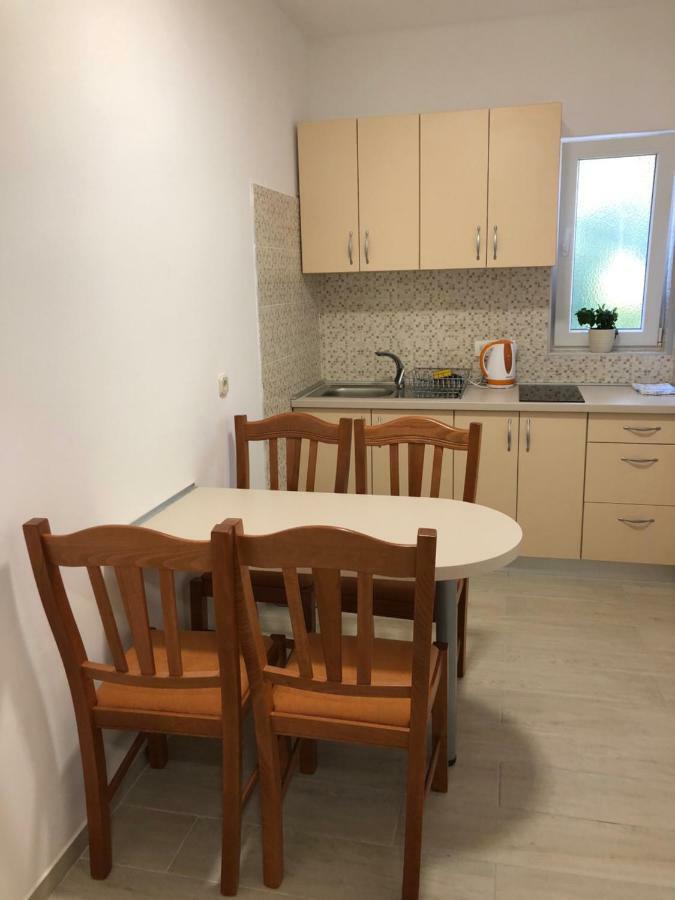 Apartmans And Rooms "Slavica" Novalja Exteriör bild